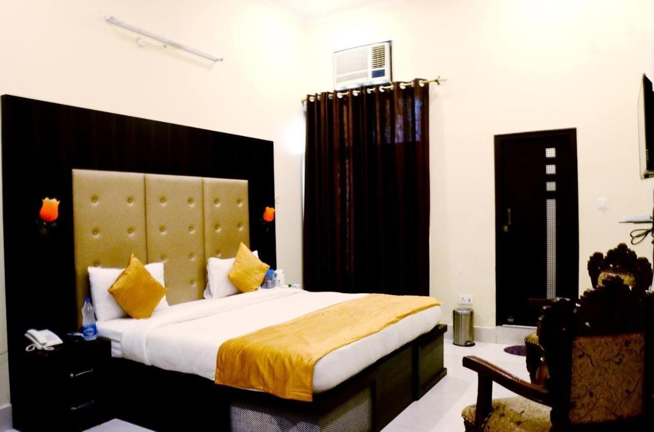 Taraji Resort Ayodhya Exterior foto