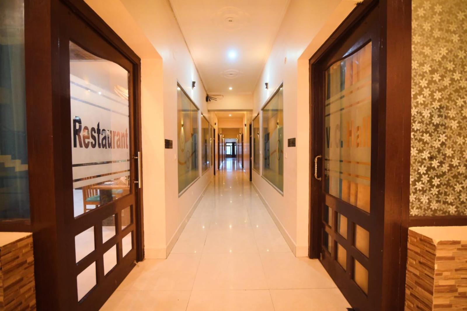 Taraji Resort Ayodhya Exterior foto